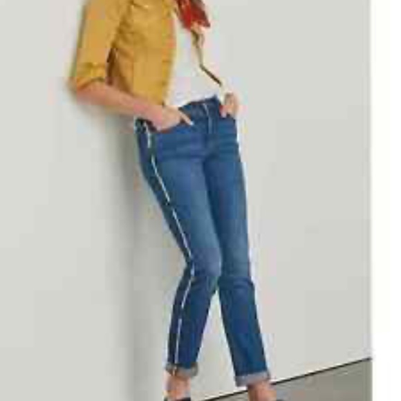 Pilcro Embroidered Slim Boyfriend Cropped jeans - Picture 1 of 3